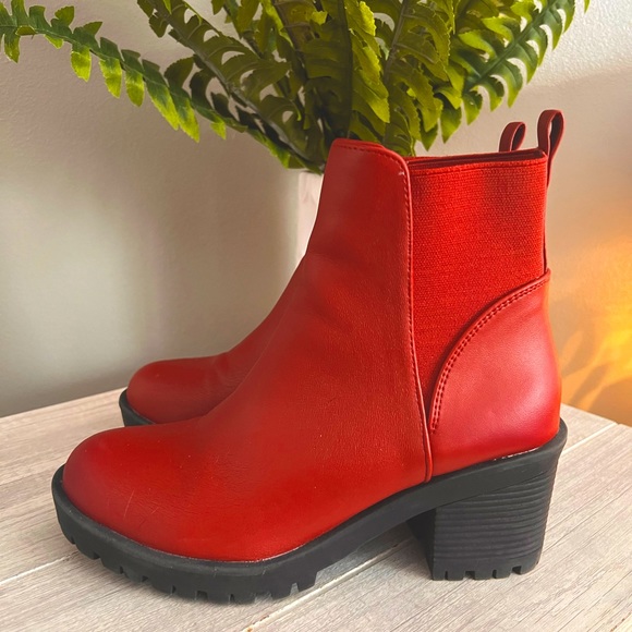 Red chunky boots - Picture 1 of 4